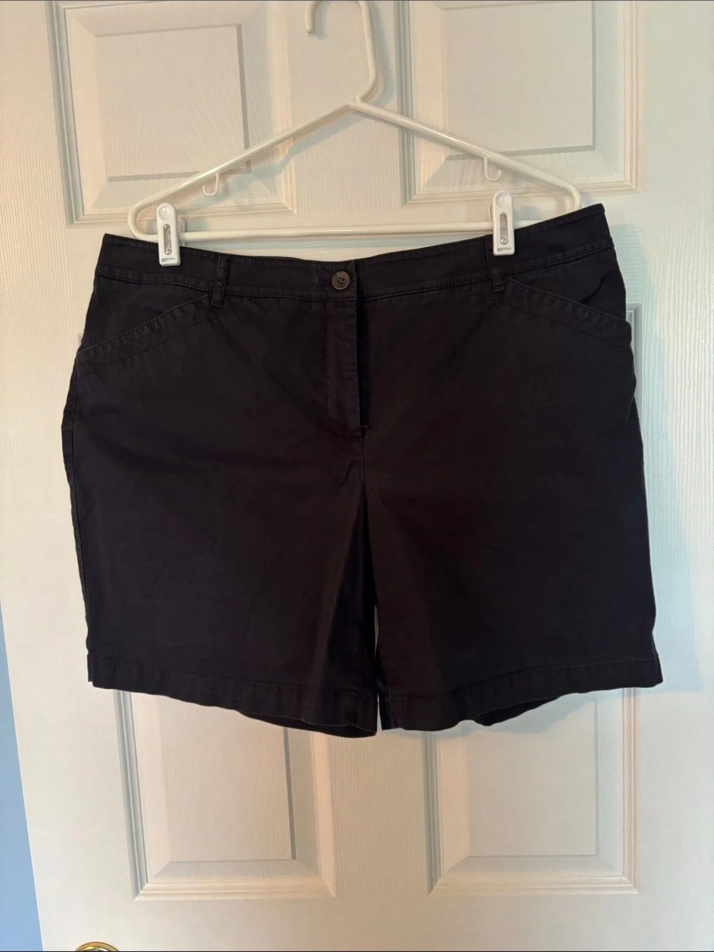 Talbots Black Shorts Size 16 - Picture 1 of 4